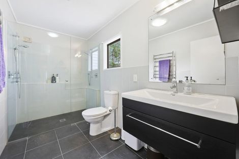 Photo of property in 1 Melandra Road, Stanmore Bay, Whangaparaoa, 0932