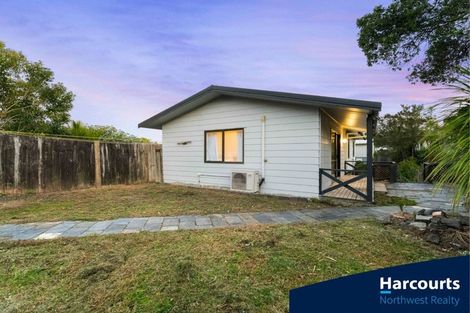 Photo of property in 1/729 Swanson Road, Swanson, Auckland, 0612