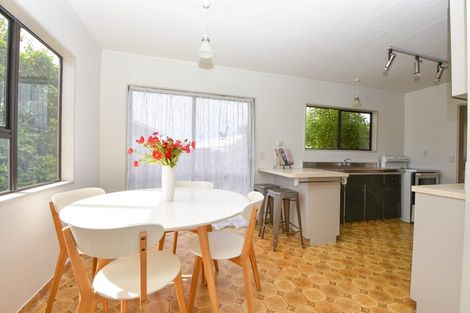 Photo of property in 15 Philip Street, Carterton, 5713