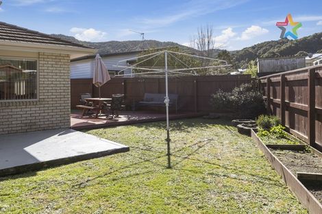 Photo of property in 8 Sun Valley Way, Wainuiomata, Lower Hutt, 5014
