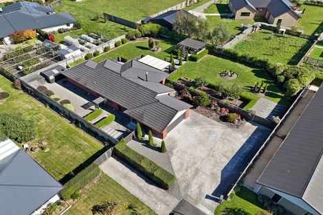 Photo of property in 7 Routhan Way, Carterton, 5713