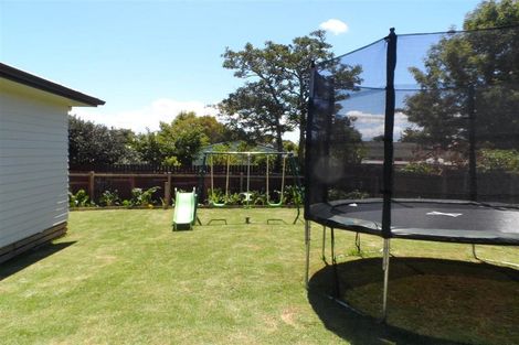 Photo of property in 613 Massey Road, Mangere, Auckland, 2022