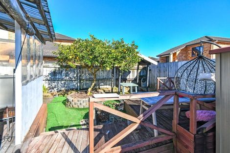 Photo of property in 2/21 Gloucester Road, Manurewa, Auckland, 2102