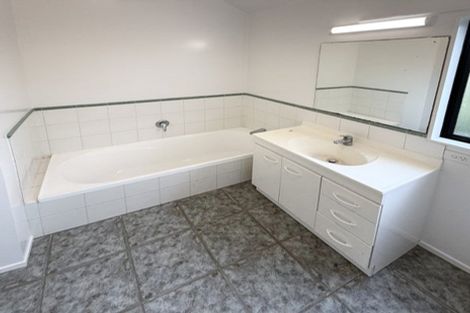 Photo of property in 6 Lucas Way, Albany, Auckland, 0632