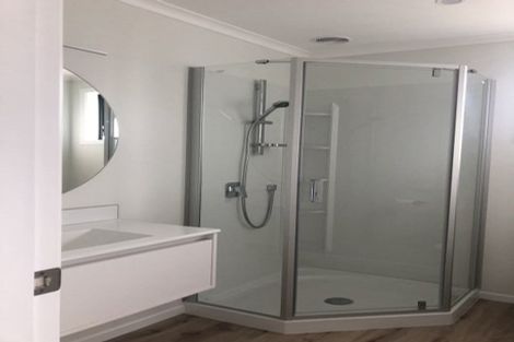 Photo of property in 2 Raeble Walkington Lane, Wallaceville, Upper Hutt, 5018