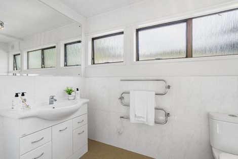 Photo of property in 8 Lynngate Place, Hillcrest, Auckland, 0627