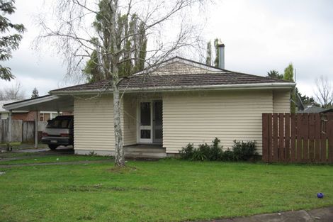 Photo of property in 17 Fulmen Place, Red Hill, Papakura, 2110