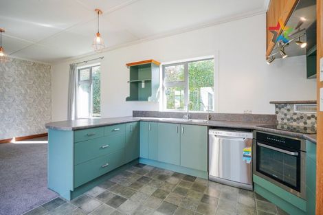 Photo of property in 6 Half Mile Road, Tuatapere, 9620