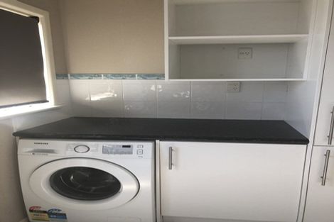 Photo of property in 2/99 Ireland Road, Mount Wellington, Auckland, 1060