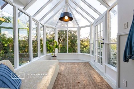 Photo of property in 4 Elmslie Road, Pinehaven, Upper Hutt, 5019