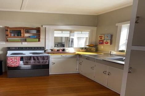 Photo of property in 385 Devonport Road, Tauranga South, Tauranga, 3112