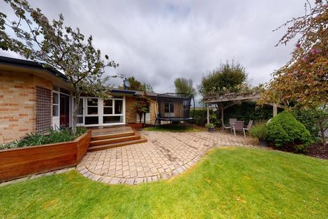 Photo of property in 19 Surrey Crescent, Hokowhitu, Palmerston North, 4410