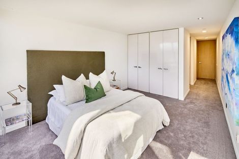 Photo of property in 2/326 Oriental Parade, Oriental Bay, Wellington, 6011