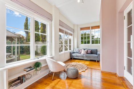 Photo of property in 12 Cambridge Street, Gonville, Whanganui, 4501