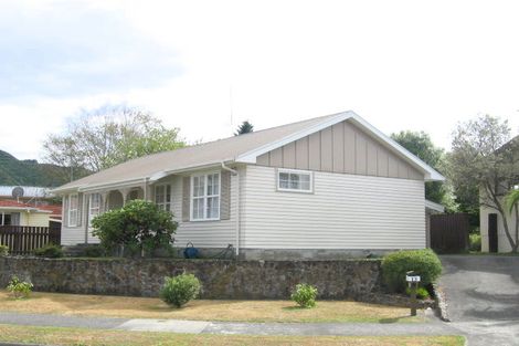 Photo of property in 13 Brightwater Crescent, Totara Park, Upper Hutt, 5018