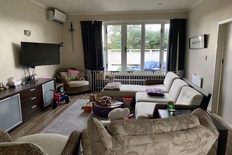 Photo of property in 2/20 Hutchinsons Road, Bucklands Beach, Auckland, 2014