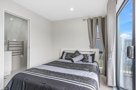 Photo of property in 4 Tawapou Close, Massey, Auckland, 0614