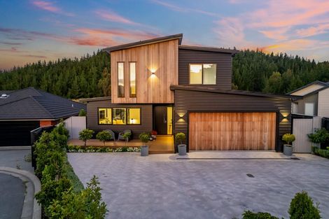 Photo of property in 15 Weatherdeck Close, Whitby, Porirua, 5024