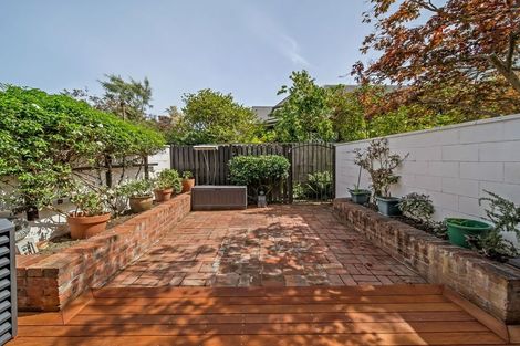 Photo of property in 2/25 Holly Road, St Albans, Christchurch, 8014