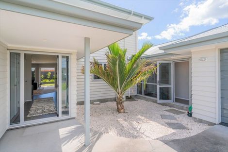 Photo of property in 126 Puka Crescent, Matarangi, Whitianga, 3592