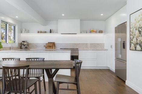 Photo of property in 21 Heath Avenue, Northcote, Auckland, 0627