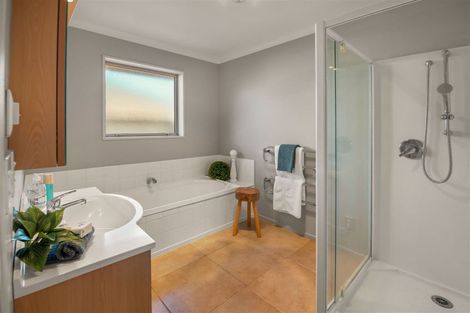 Photo of property in 52 Skyedale Drive, Harewood, Christchurch, 8051