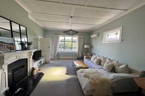 Photo of property in 14 Enfield Road, Hospital Hill, Napier, 4110