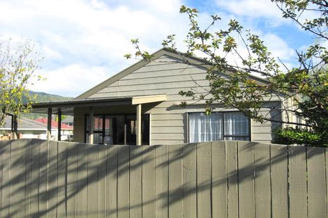 Photo of property in 2/92 Toi Toi Street, Toi Toi, Nelson, 7010