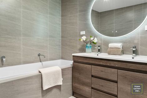 Photo of property in 6 Papa Takaro Lane, Flat Bush, Auckland, 2019