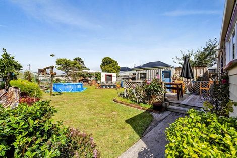 Photo of property in 54 Disraeli Street, Hawera, 4610
