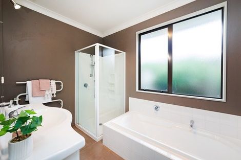 Photo of property in 23 Opawa Place, Terrace End, Palmerston North, 4410