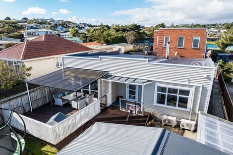 Photo of property in 13 Main Road, Titahi Bay, Porirua, 5022