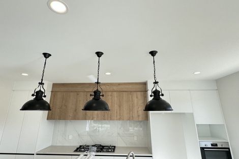 Photo of property in 130 Skulander Crescent, Orewa, 0931