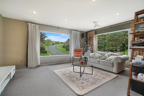 Photo of property in 2 Hawkdun Drive, Flat Bush, Auckland, 2016