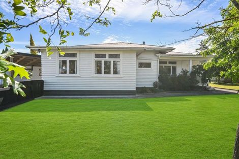 Photo of property in 9 Seddon Street, Dannevirke, 4930