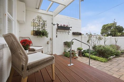 Photo of property in 86a Gover Street, New Plymouth, 4310
