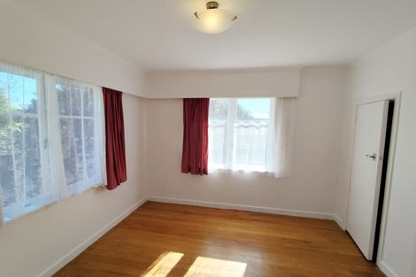 Photo of property in 26 Larnoch Road, Henderson, Auckland, 0610