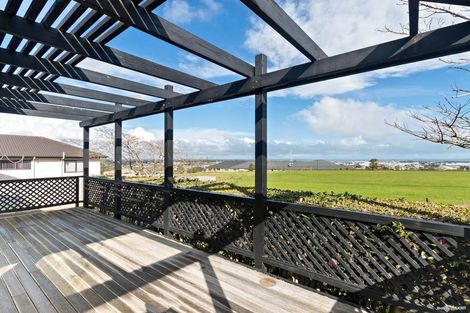 Photo of property in 16a Wilisa Rise, Goodwood Heights, Auckland, 2105