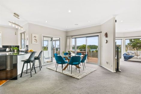 Photo of property in 1 Hollyford Place, Aotea, Porirua, 5024