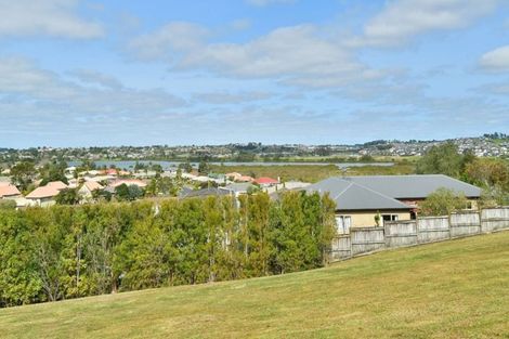 Photo of property in 110 Grovenor Drive, Orewa, 0931