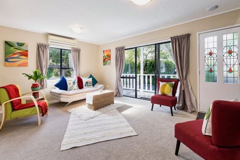 Photo of property in 54 Redlands Grove, Swanson, Auckland, 0612