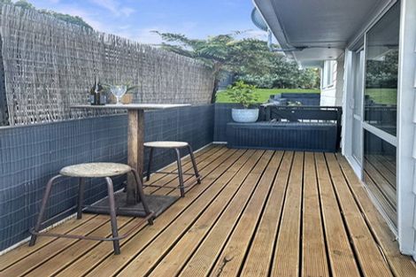 Photo of property in 61 Sunline Avenue, Massey, Auckland, 0614