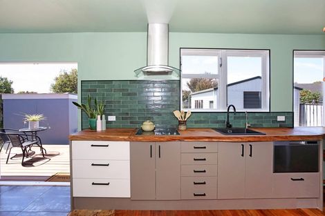 Photo of property in 16 Kittyhawk Row, Bulls, 4818