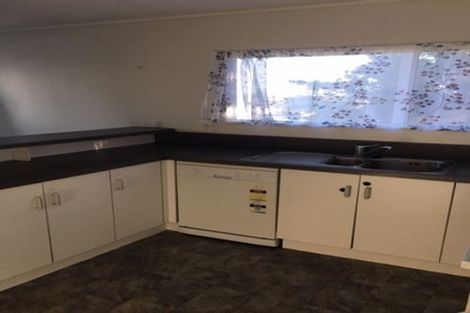 Photo of property in 2/21 Calluna Crescent, Totara Heights, Auckland, 2105