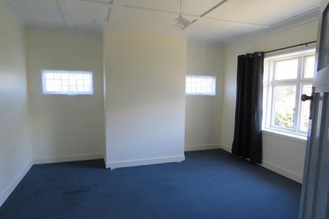 Photo of property in 33 Cutfield Road, New Plymouth, 4310