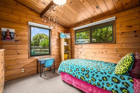 Photo of property in 15 James Cook Drive, Whitby, Porirua, 5024