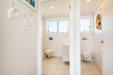 Photo of property in 1/719 East Coast Road, Browns Bay, Auckland, 0630