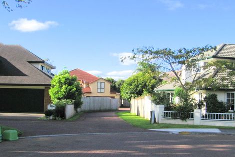 Photo of property in 33a Oakwood Grove, Eastern Beach, Auckland, 2012