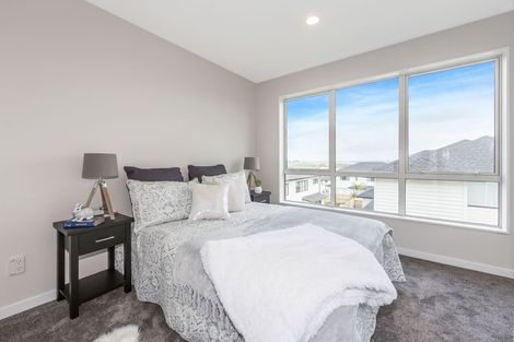 Photo of property in 41 Ascension Crescent, Orewa, 0931