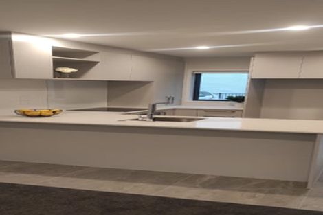 Photo of property in 3/47 Awaroa Road, Sunnyvale, Auckland, 0612